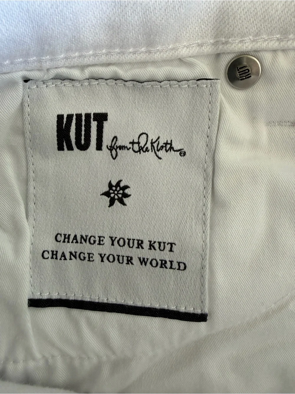 Kut from the Kloth White Diana Mid Rise Skinny Jeans 6